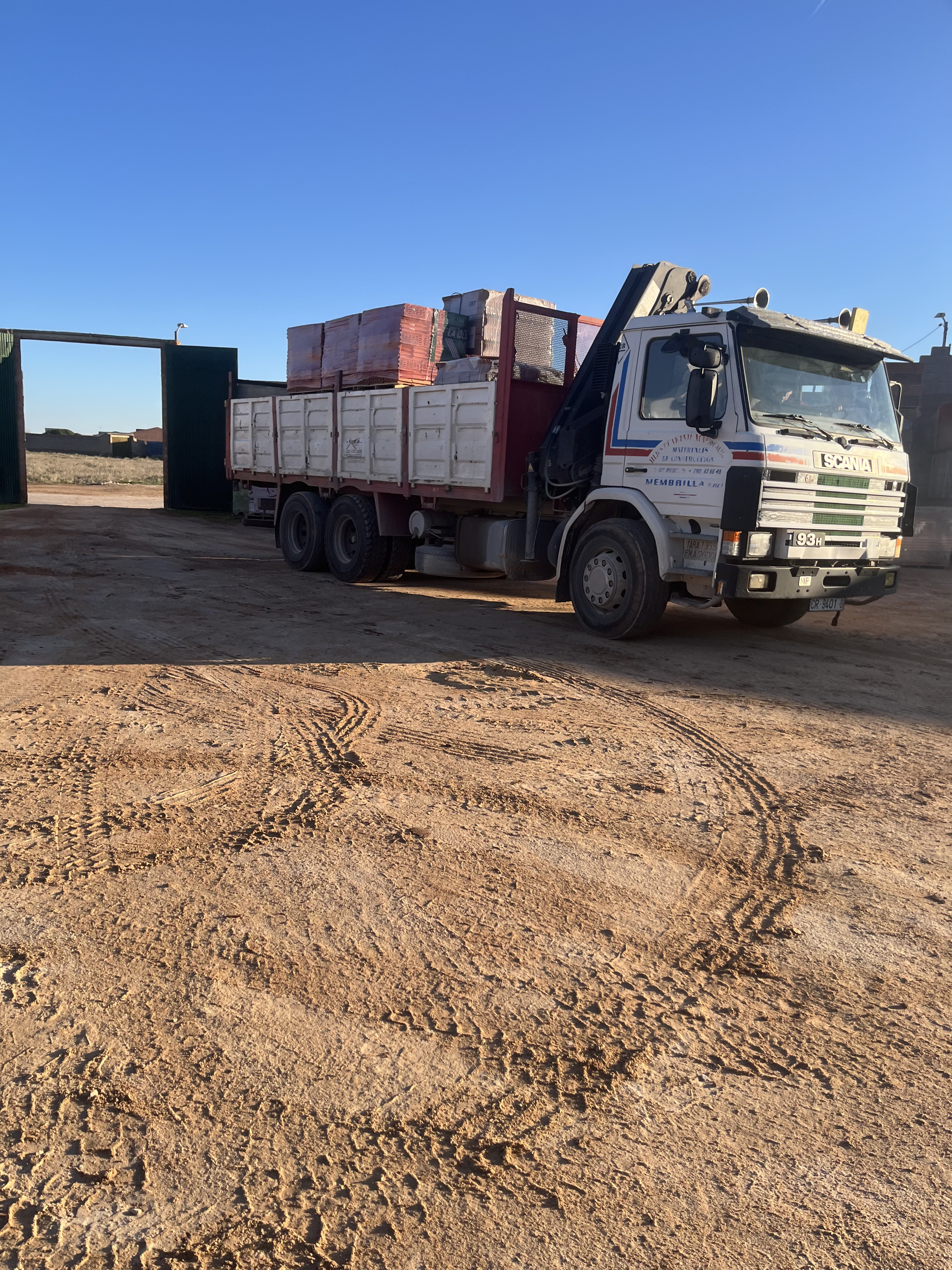 Camión de reparto de materiales
